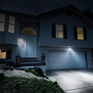 DEWENWILS Outdoor Motion Sensor Light, Battery Powered Flood Light, LED Security Light with 2 Adjustable Heads, 800LM 6000K Super Bright, IP44 Waterproof Auto ON/Off for Garage, Yard, Porch-HHSL02A